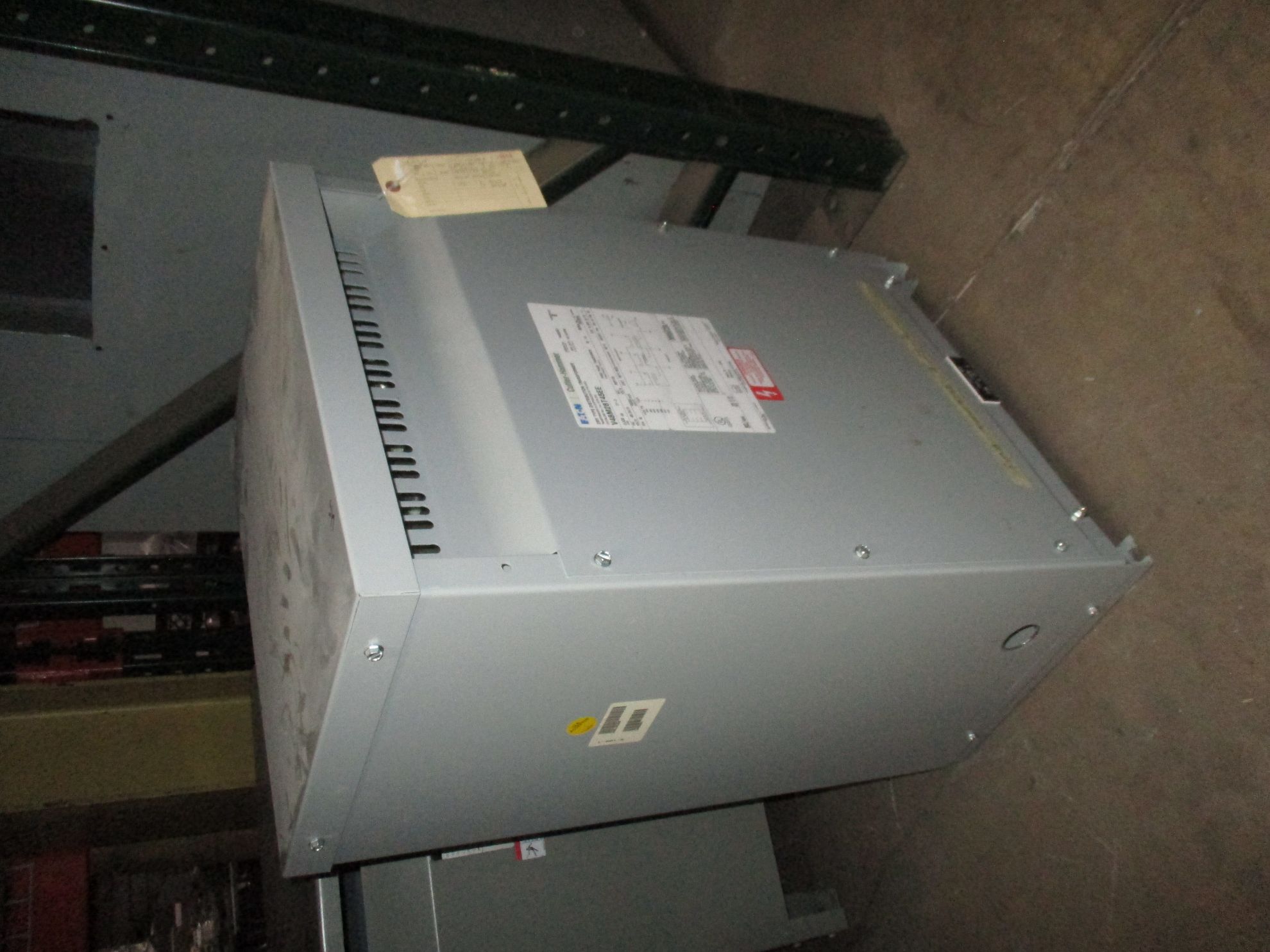 Picture of Eaton 45 KVA 480-208Y/120 Volt 3 Phase Low Voltage Dry Type Transformer R&G