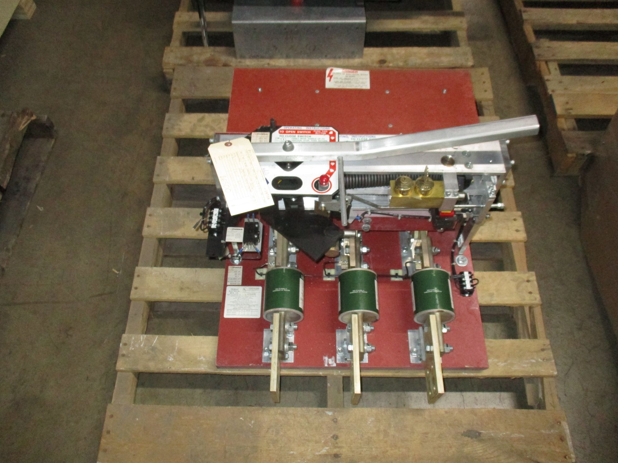 Picture of Pringle Pressure Contact Switch QA-2033-CBC | 2000 Amp 480 Volt | Red Back Plate W/ ST