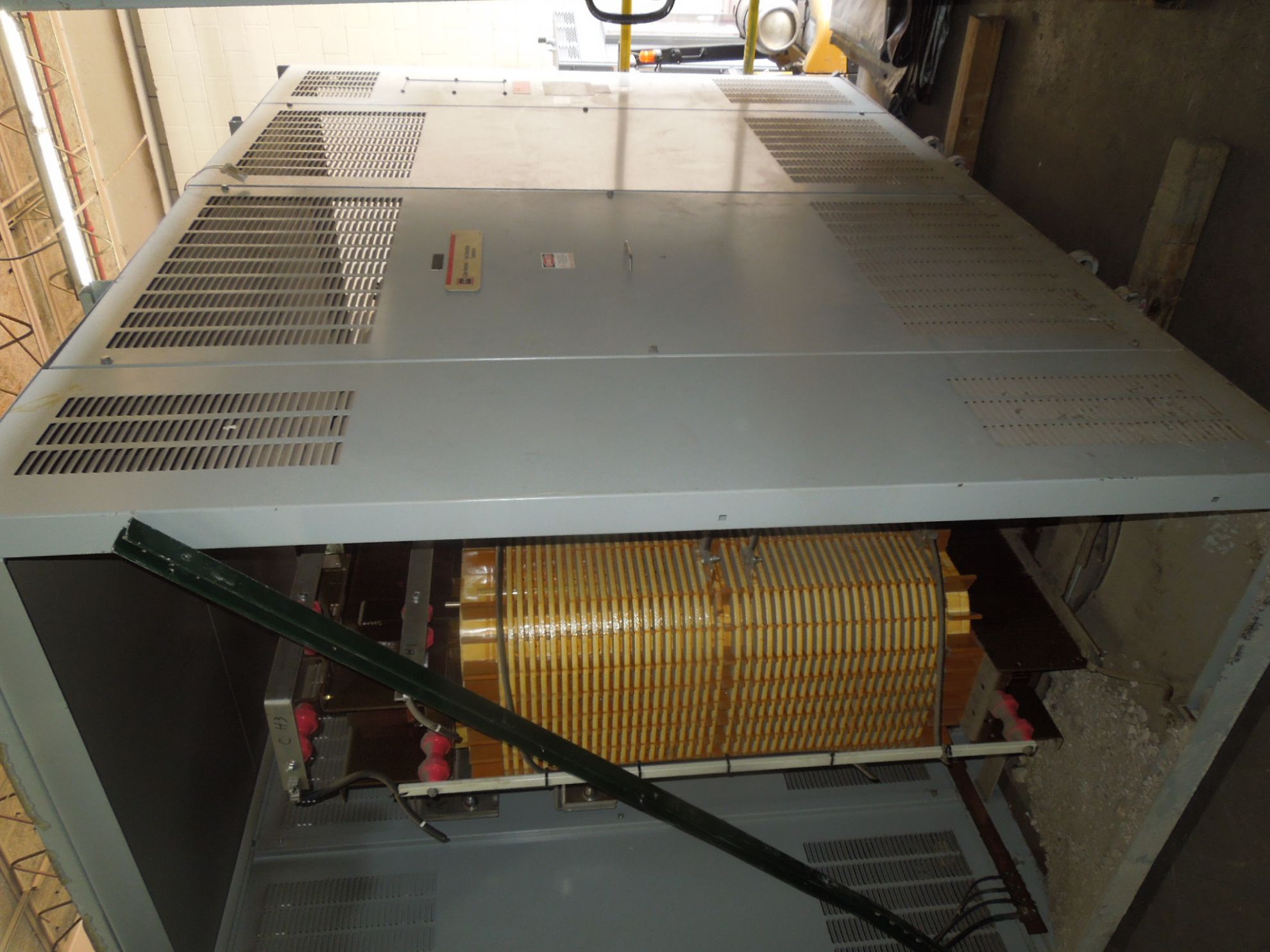 Picture of Cutler-Hammer 2500 KVA 12470-480Y/277 Volt Medium Voltage Dry Type Transformer R&G