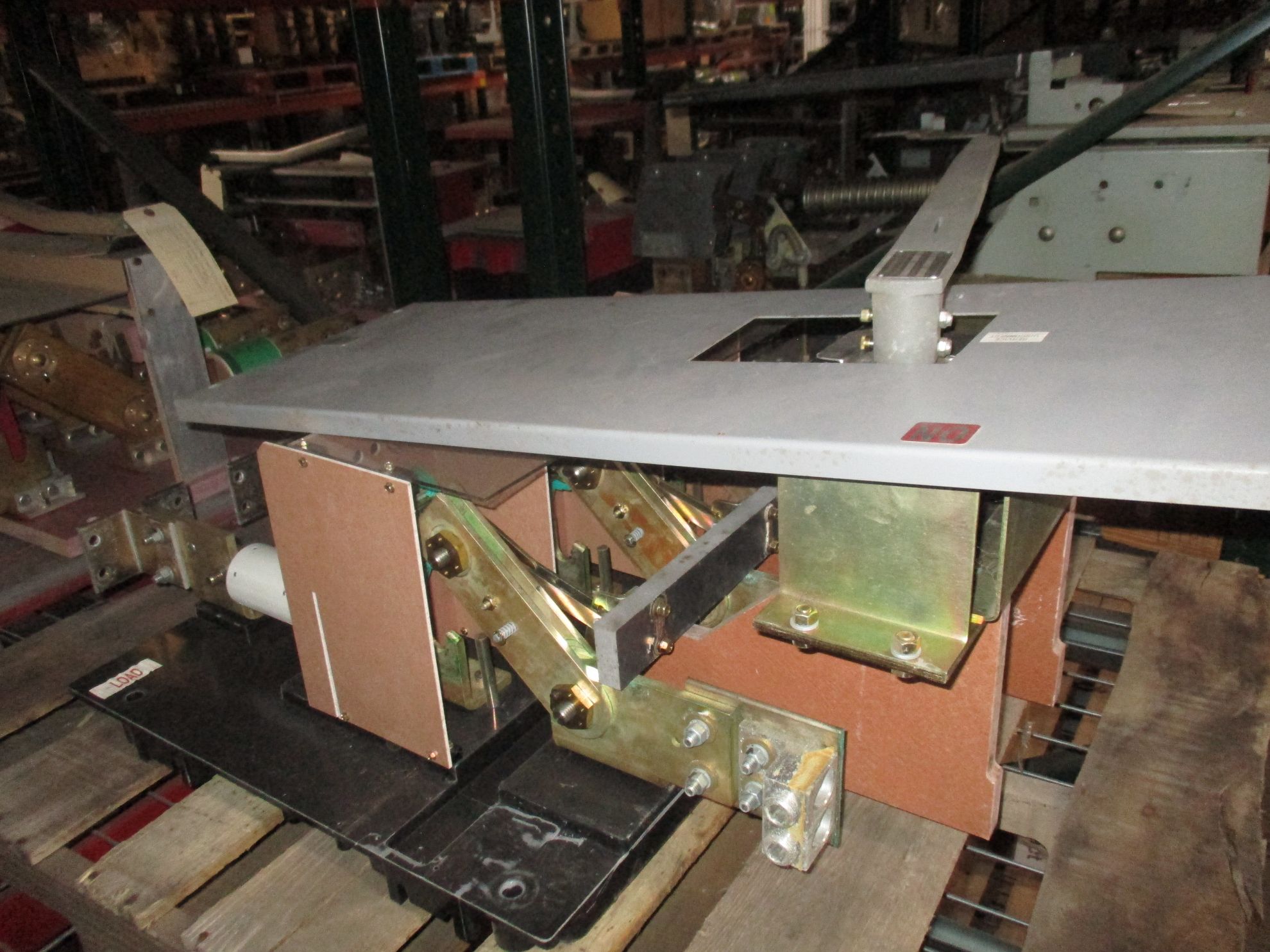 Picture of Boltswitch Pressure Contact Switch VLB367 | 800 Amp 600 Volt | Black Back Plate