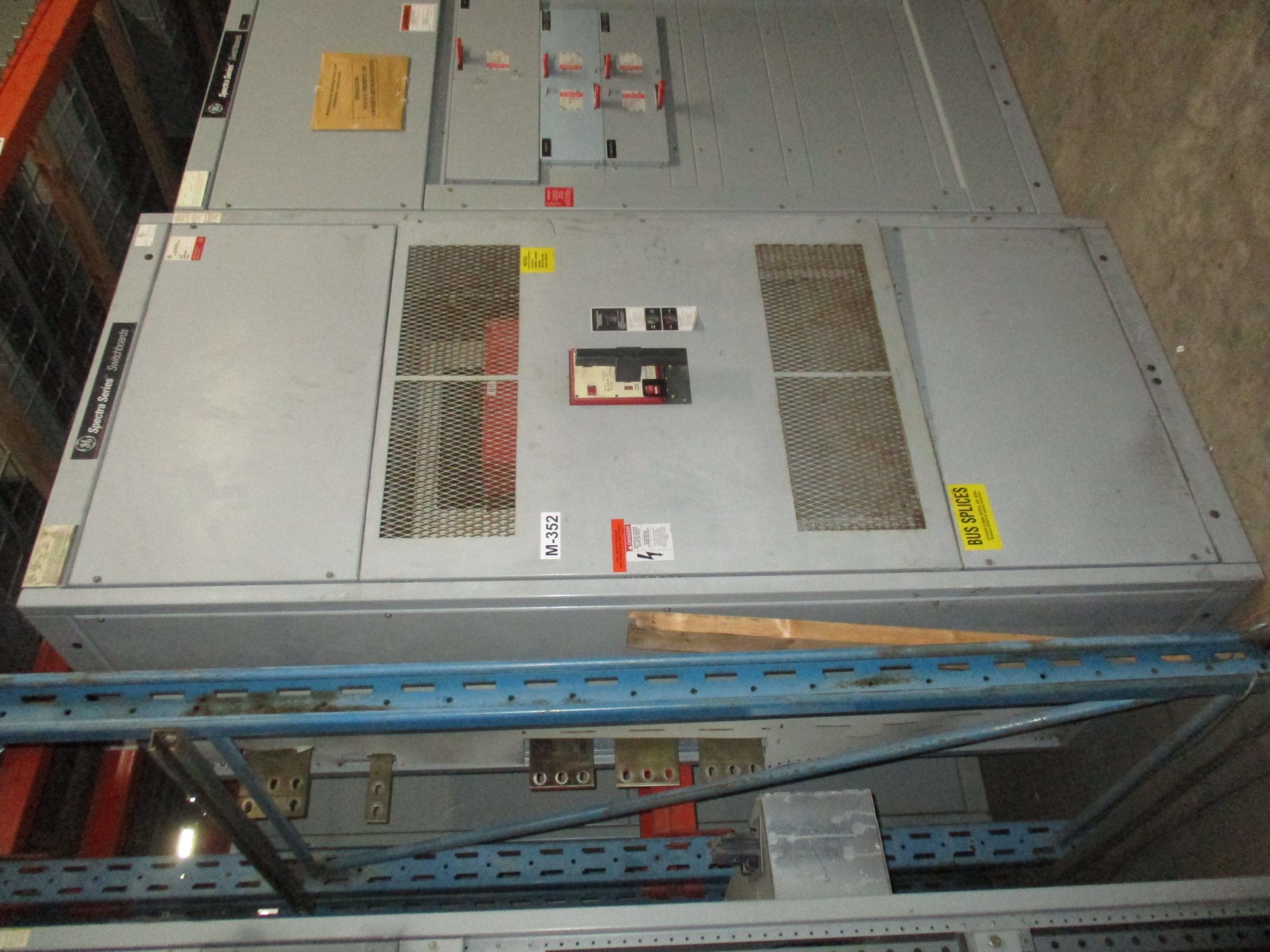 Picture of General Electric Spectra Series Switchboard THPC3630G3T | 3000 Amp Main Fusible | 480Y/277V 3-Phase 4-Wire |  NEMA 1 R&G