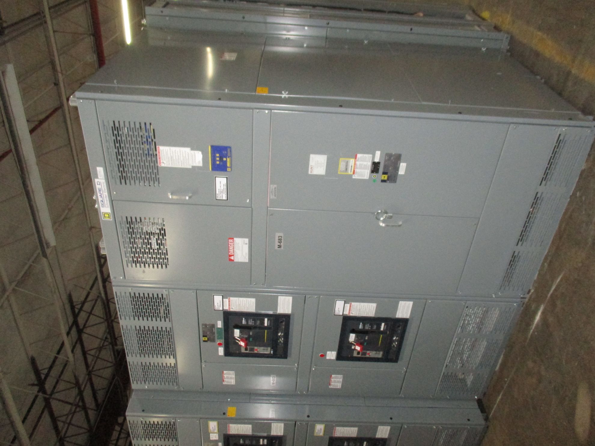 Picture of Square D Power-Style Switchboard 2000 Amp Main Lug Only 480Y/277 Volt 3 Ph 4W NEMA 1 R&G