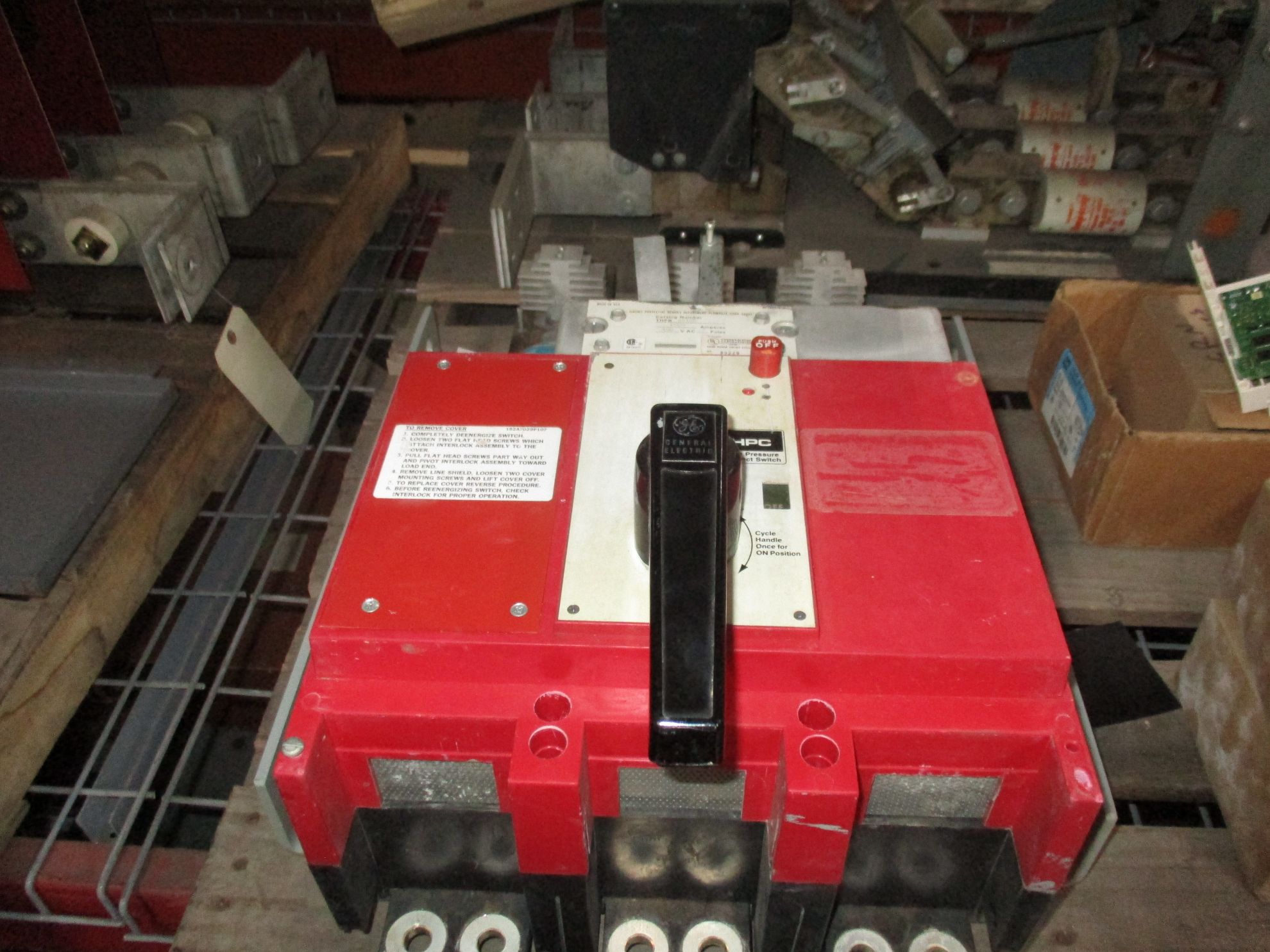 Picture of General Electric High Pressure Contact Switch THPR3416B | 1600 Amp 480 Volt | Bottom Fed