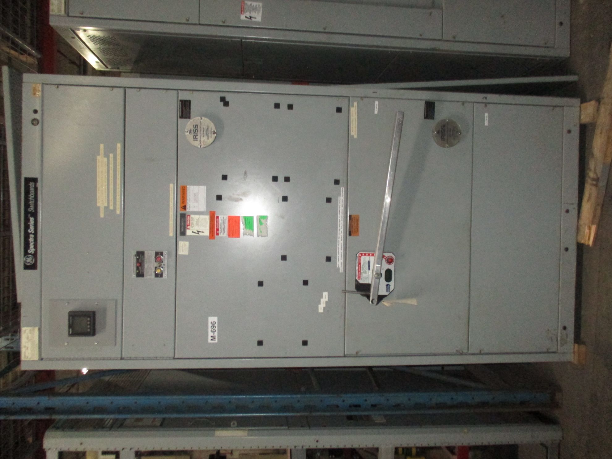 Picture of General Electric Spectra Series Switchboard 3000 Amp Fusible Main 480Y/277 Volt 3 Ph 4 W NEMA 1 R&G
