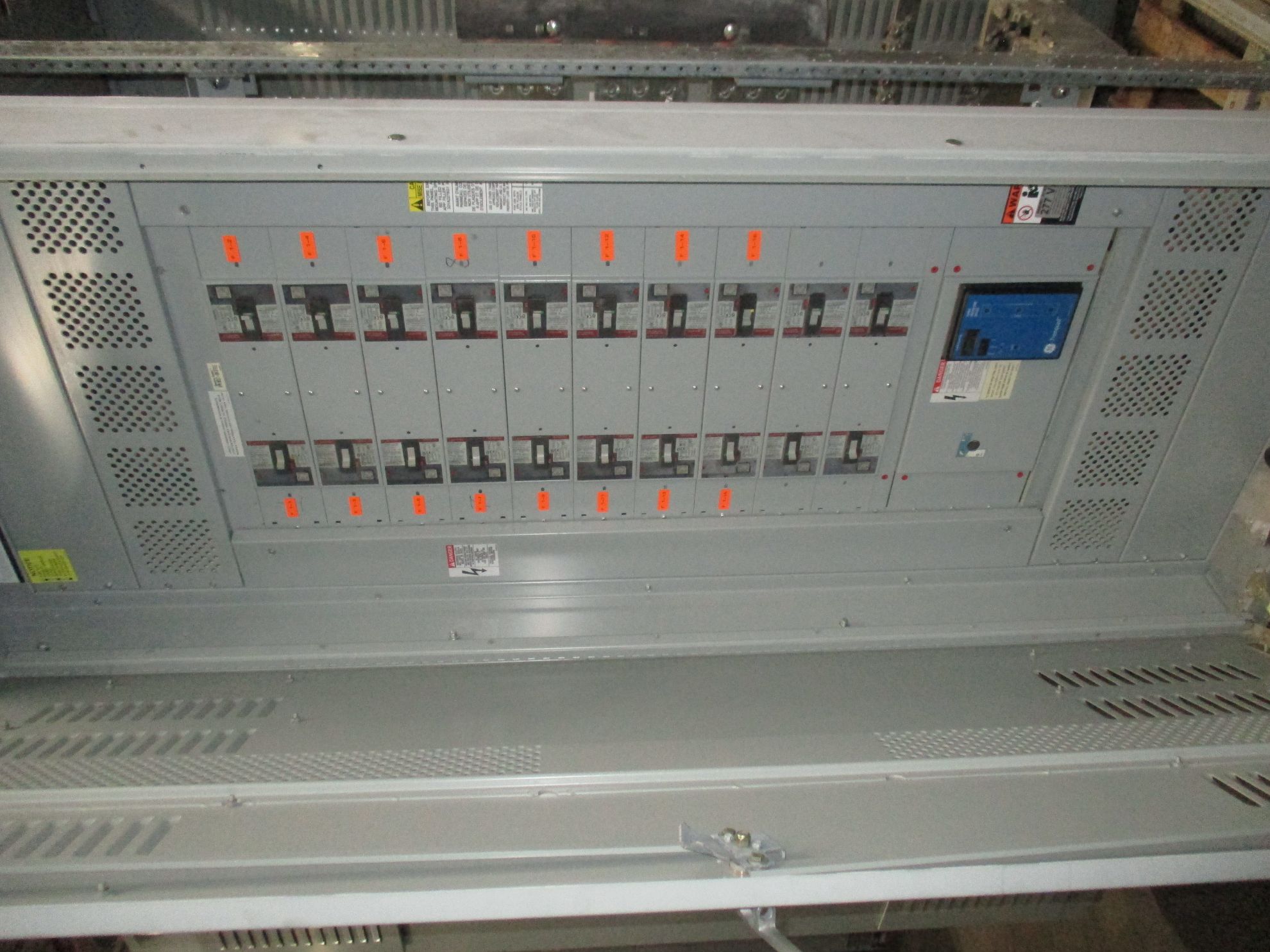 General Electric Spectra Series Switchboard SSD40G440 | 4000 Amp Main ...