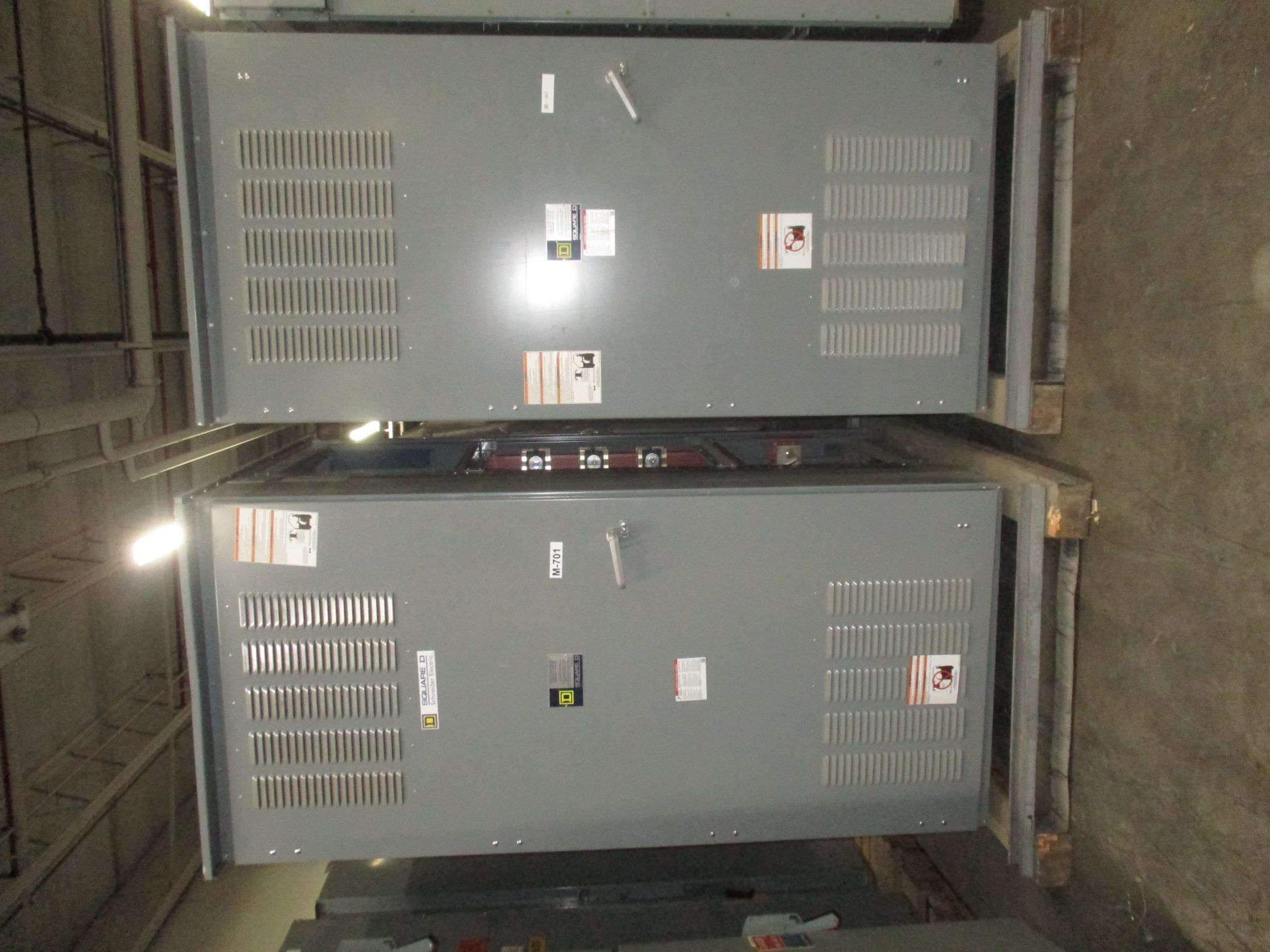 Picture of Square D QED Power Style Switchboard 4000 Amp Main Breaker 480Y/277 Volt 3 Ph 4 W NEMA 3R Surplus