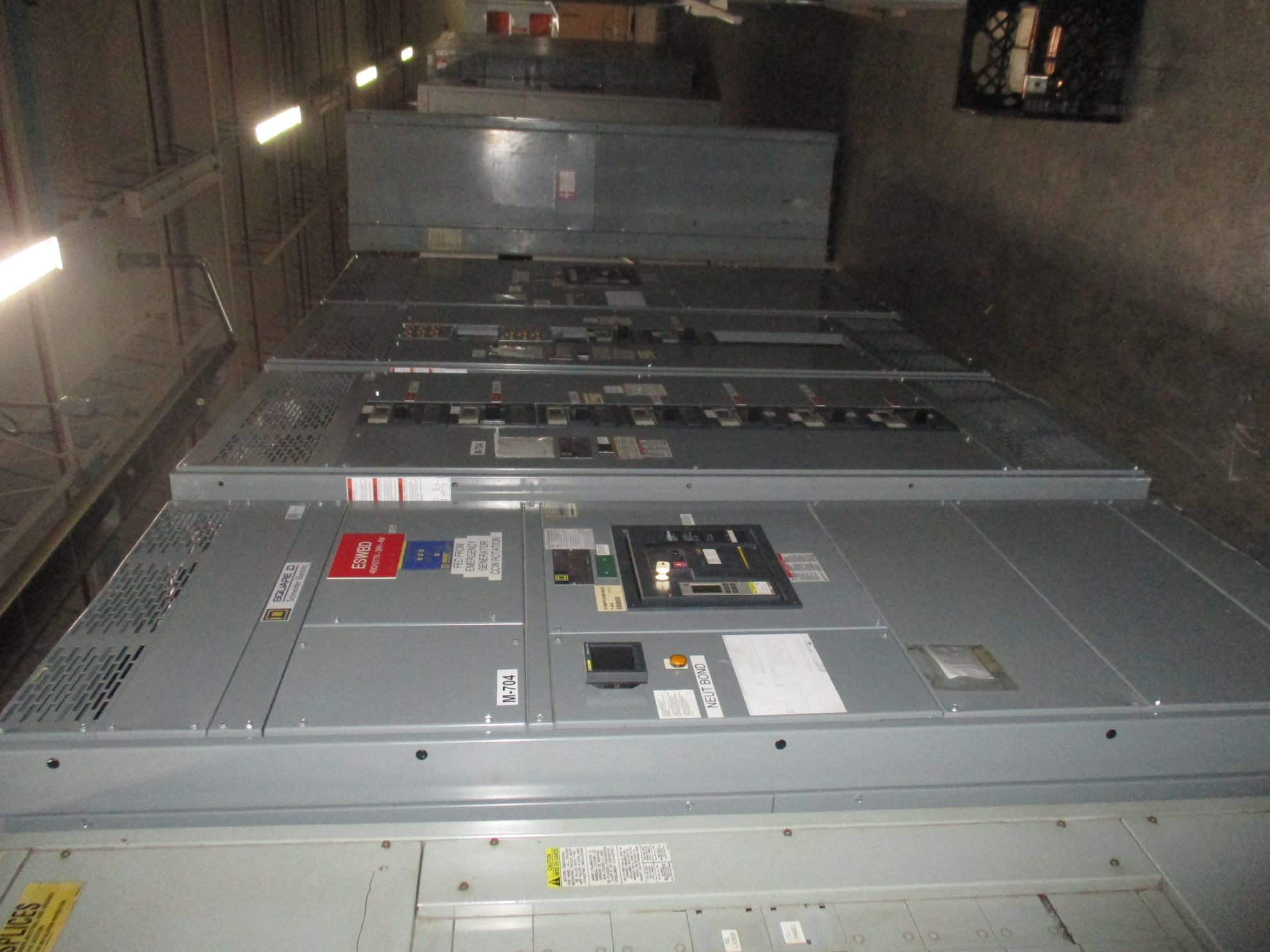 Picture of Square D QED Power Style Switchboard 2000 Amp Dual Main Breaker 480Y/277 Volt 3 Ph 4 W NEMA 1 R&G