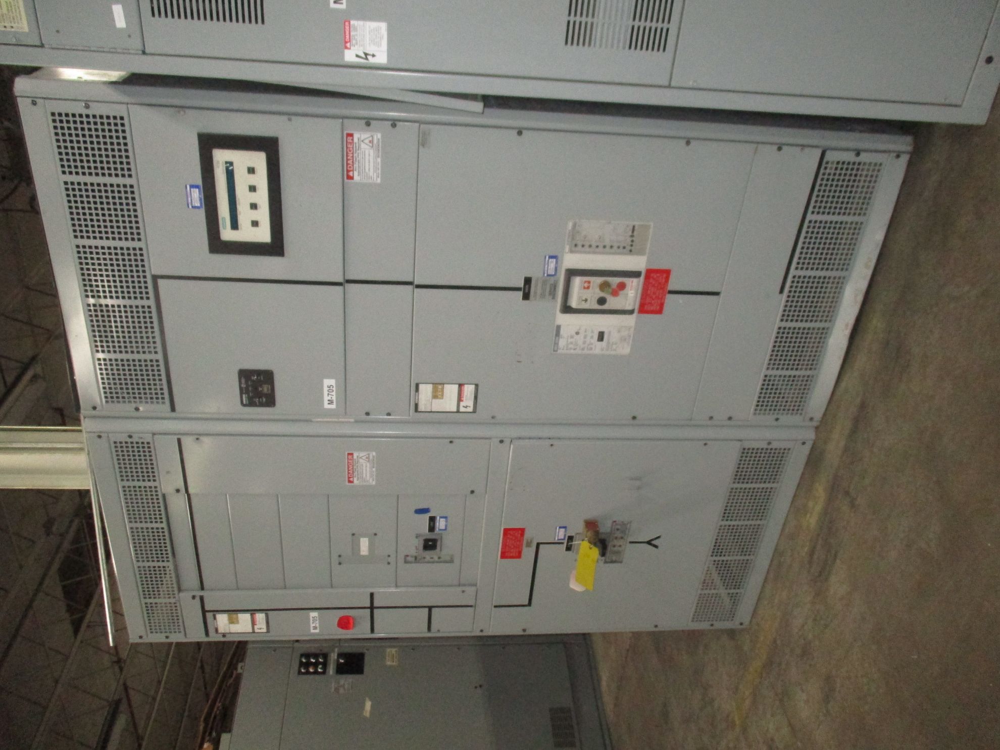 Picture of Siemens SB3 Switchboard 3000 Amp 480Y/277 Volt 3 Ph 4 W NEMA 1 R&G
