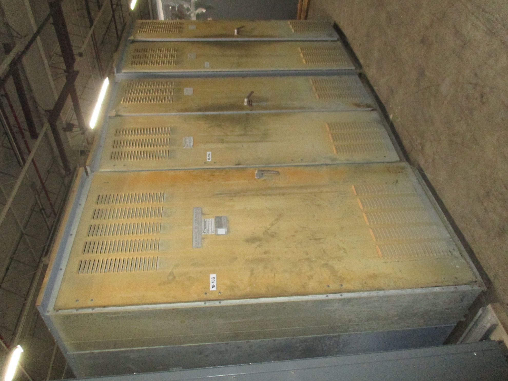 Picture of Square D QED Power Style Switchboard 2500 Amp Fusible Main 208Y/120 Volt NEMA 3R R&G