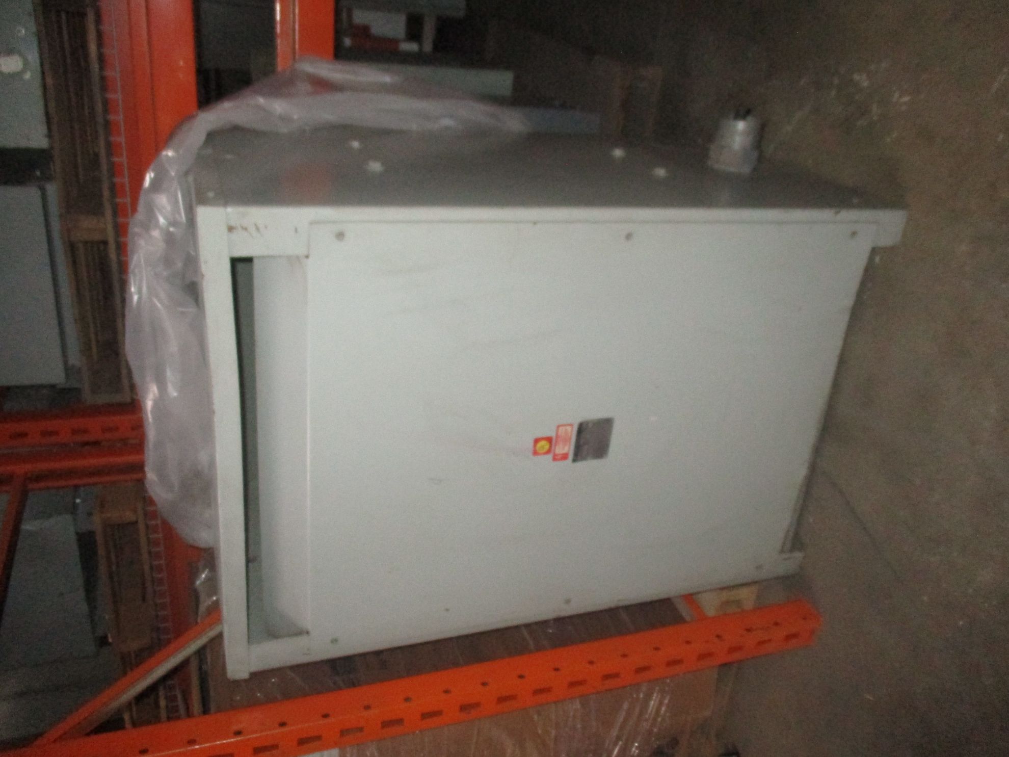 Picture of Westinghouse 300 KVA 480-480Y/277 Volt 3 Phase Low Voltage Dry Type Transformer R&G