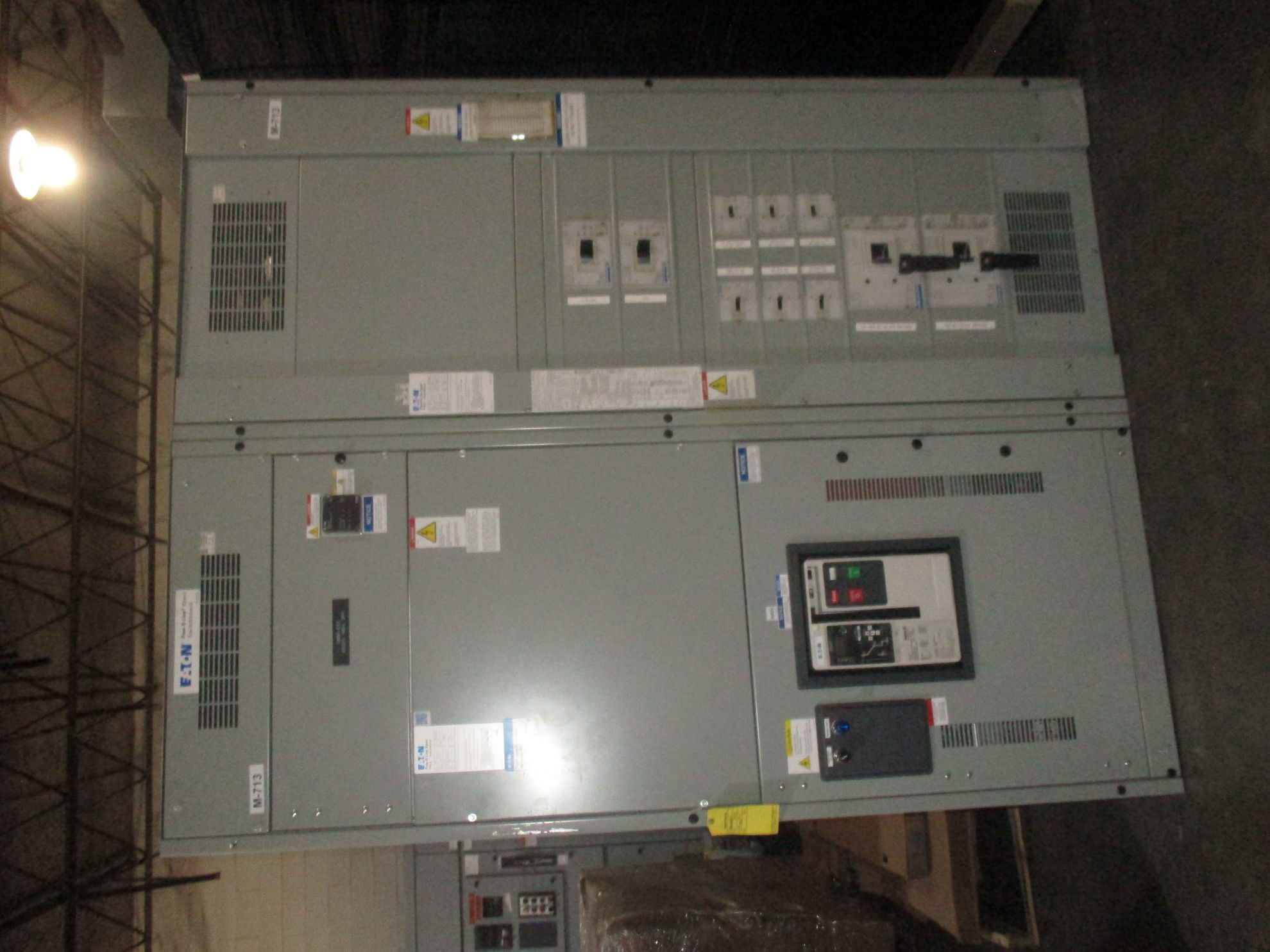 Picture of Eaton Pow-R-Line Xpert Switchboard 2000 Amp Breaker Main 480 Volt 3 Ph 3 W NEMA 1 R&G