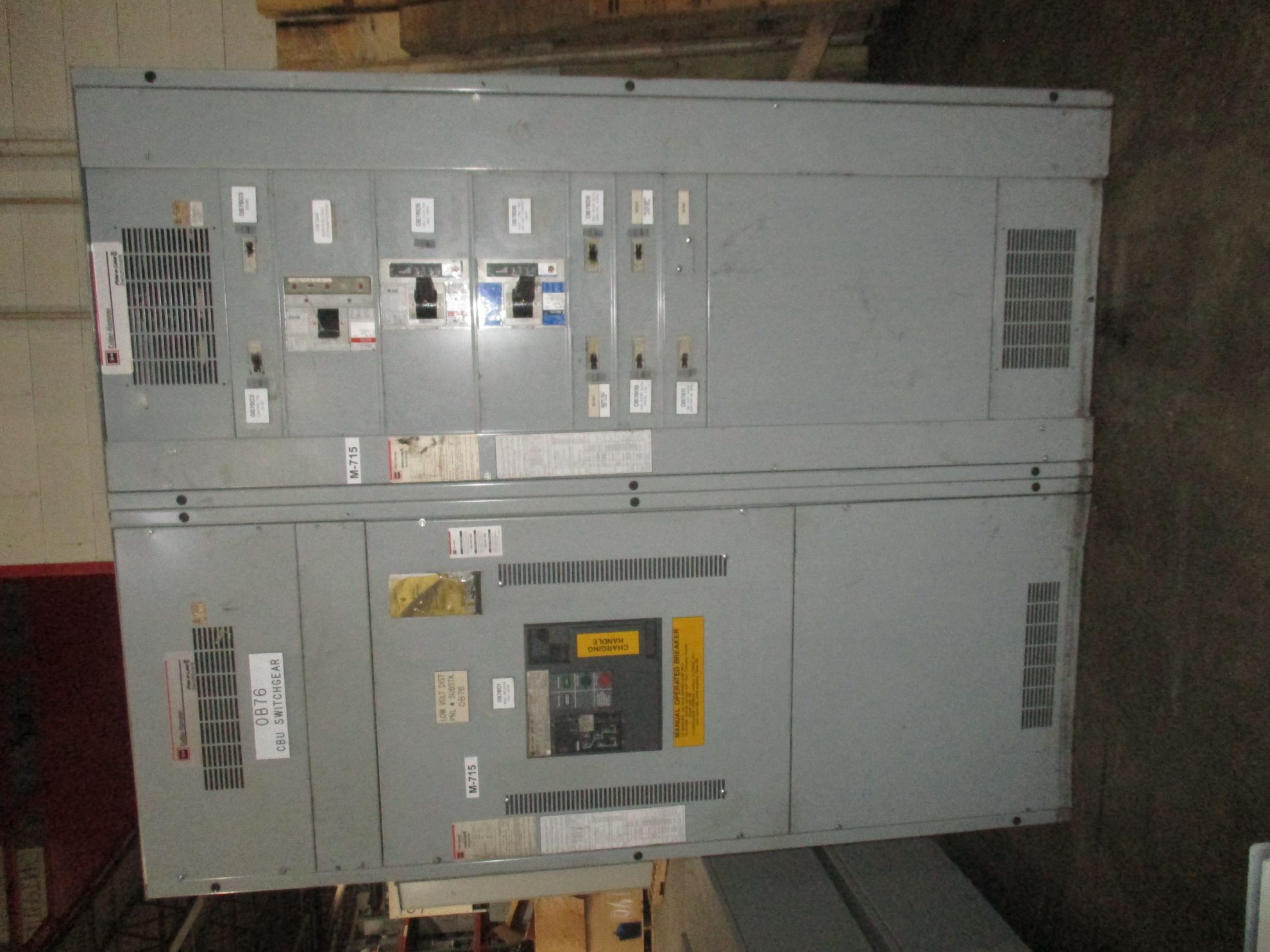Picture of Cutler-Hammer Pow-R-Line Switchboard 3000 Amp Main Breaker 480Y/277 Volt 3 Ph 4 W NEMA 1 R&G