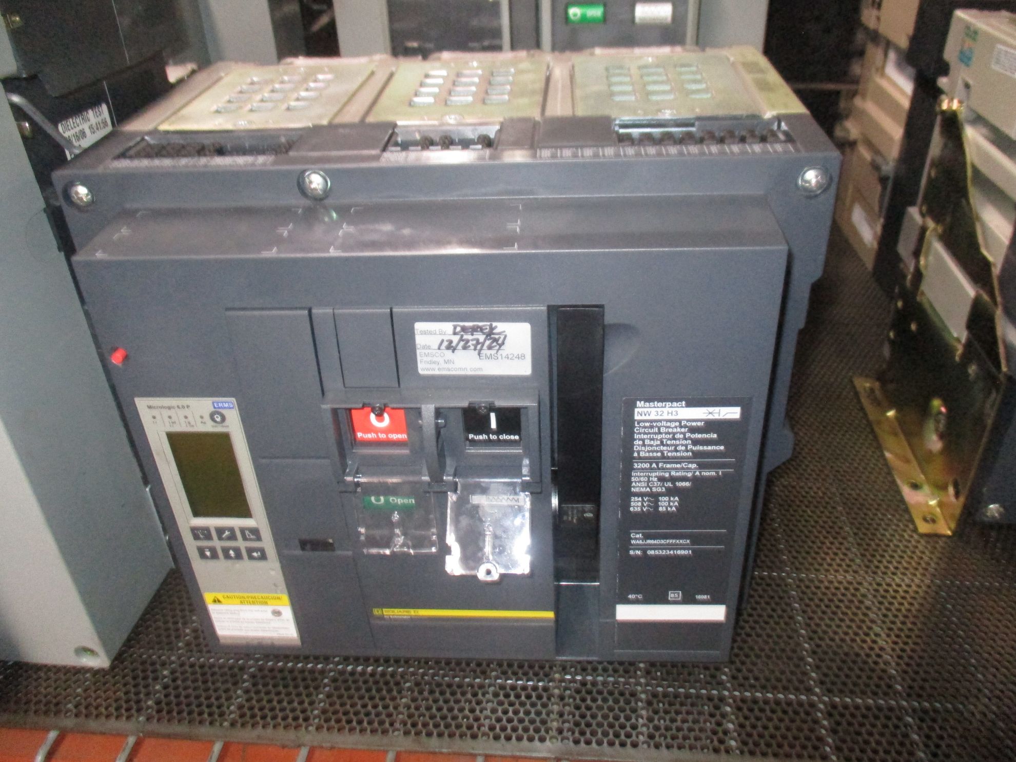 Picture of Square D MasterPact NW32H3 Circuit Breaker 3200 Amp 600 Volt AC M/O D/O