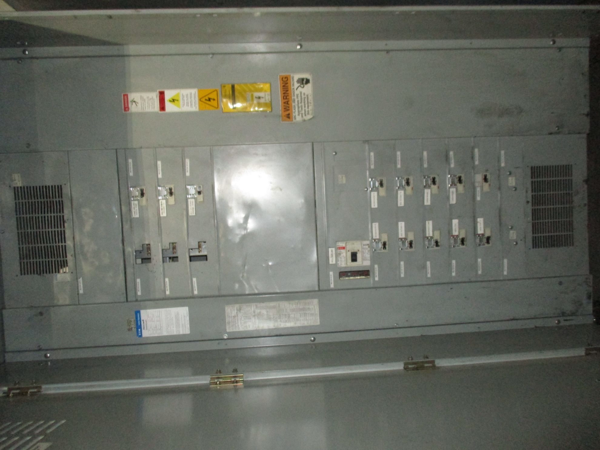 Eaton Pow-R-Line Switchboard MDS625 | 2500 Amp Main Breaker | 460V 3 ...