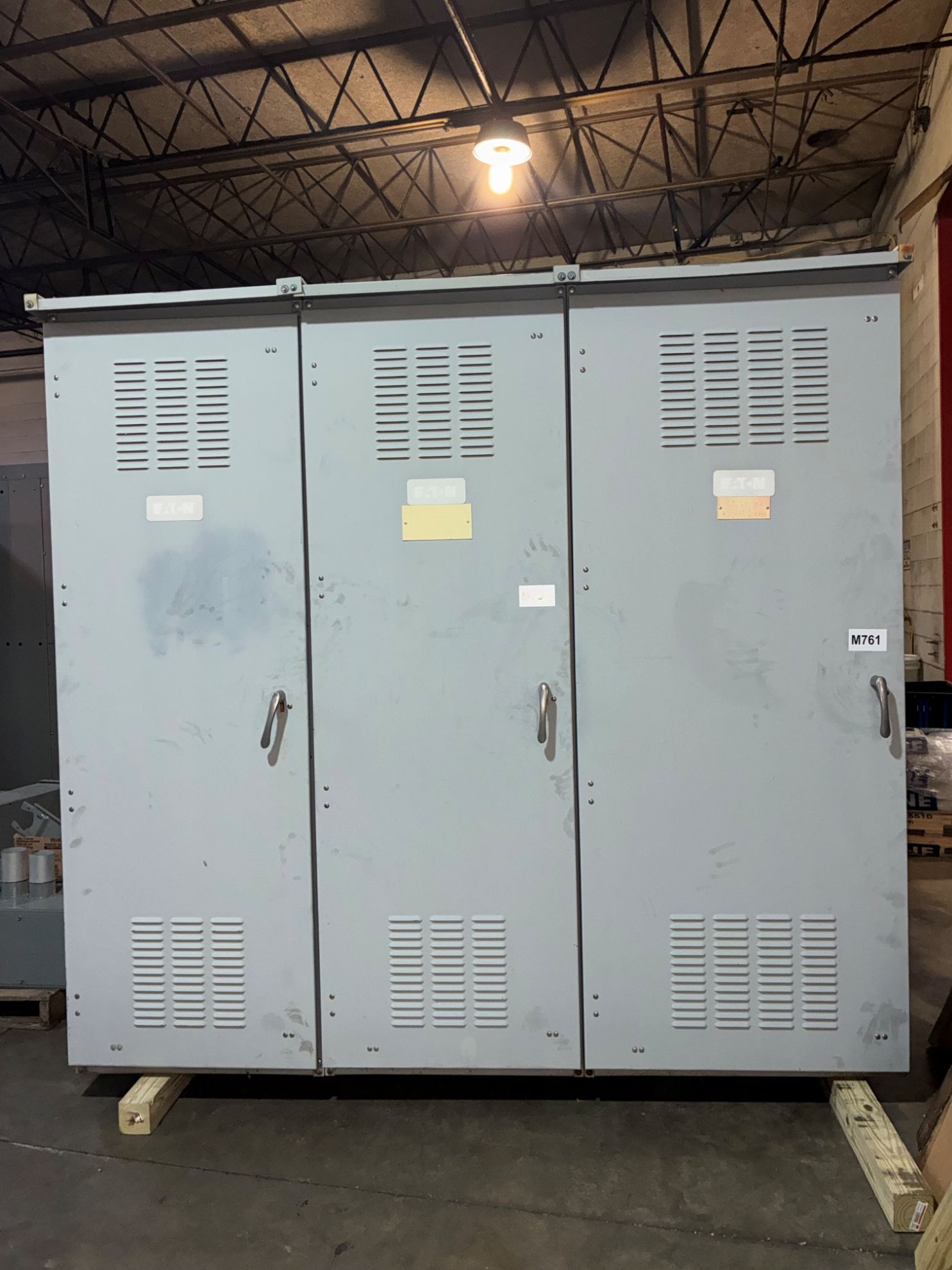 Picture of Eaton Pow-R-Line Switchboard RGH320035E | 2000 Amp Main Breaker | 480Y/277V 3-Phase 4-Wire | NEMA 3R R&G