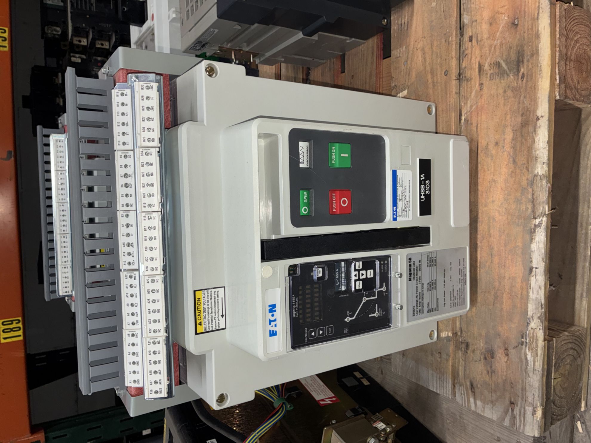Picture of Eaton/ Cutler-Hammer Magnum SB SBSC16 Circuit Breaker 1600 Amp 600 Volt AC M/O F/M