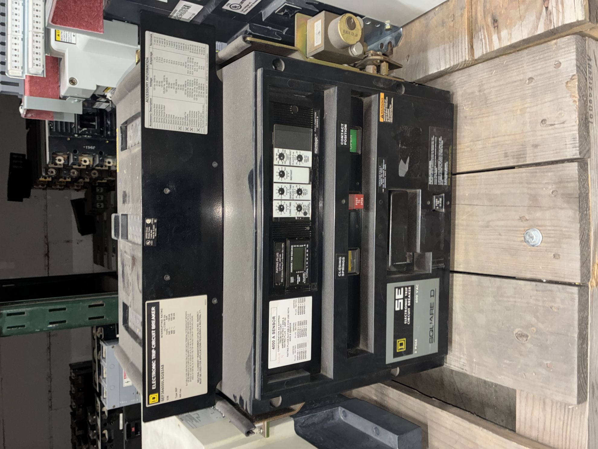 Picture of Square D SEF364000LSGS3A8 Circuit Breaker 4000 Amp 600 Volt AC M/O F/M