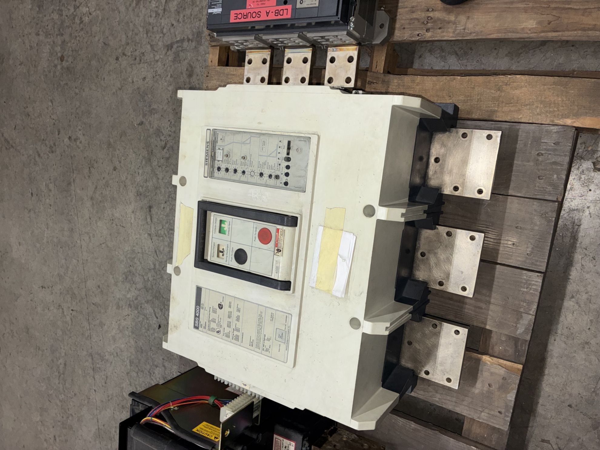 Picture of Siemens SBS4000 Circuit Breaker 4000 Amp 600 Volt AC M/O F/M
