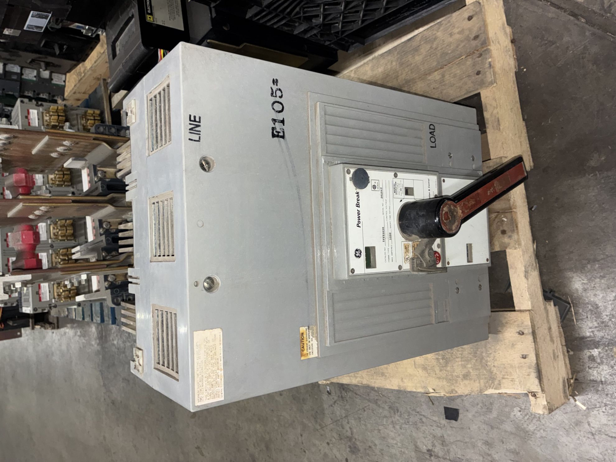 Picture of GE Power Break TPYY8630 Circuit Breaker 3000 Amp 600 Volt AC M/O F/M