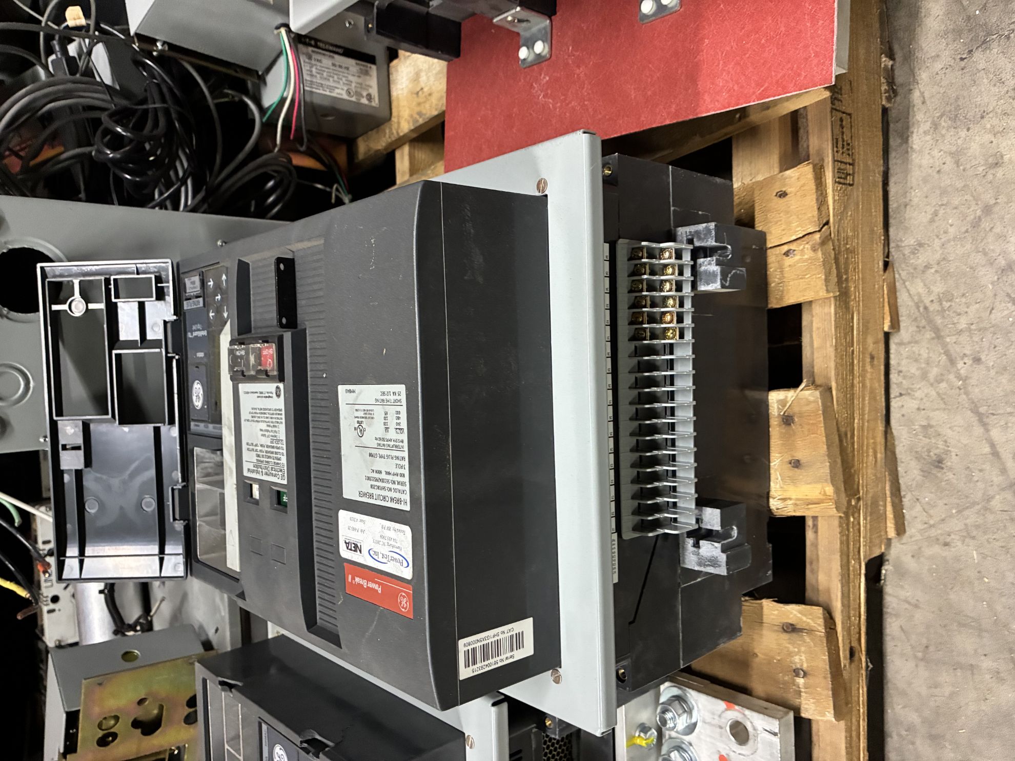General Electric PowerBreak II SHF08G208 Breaker 800 Amp 600 Volt M/O F ...
