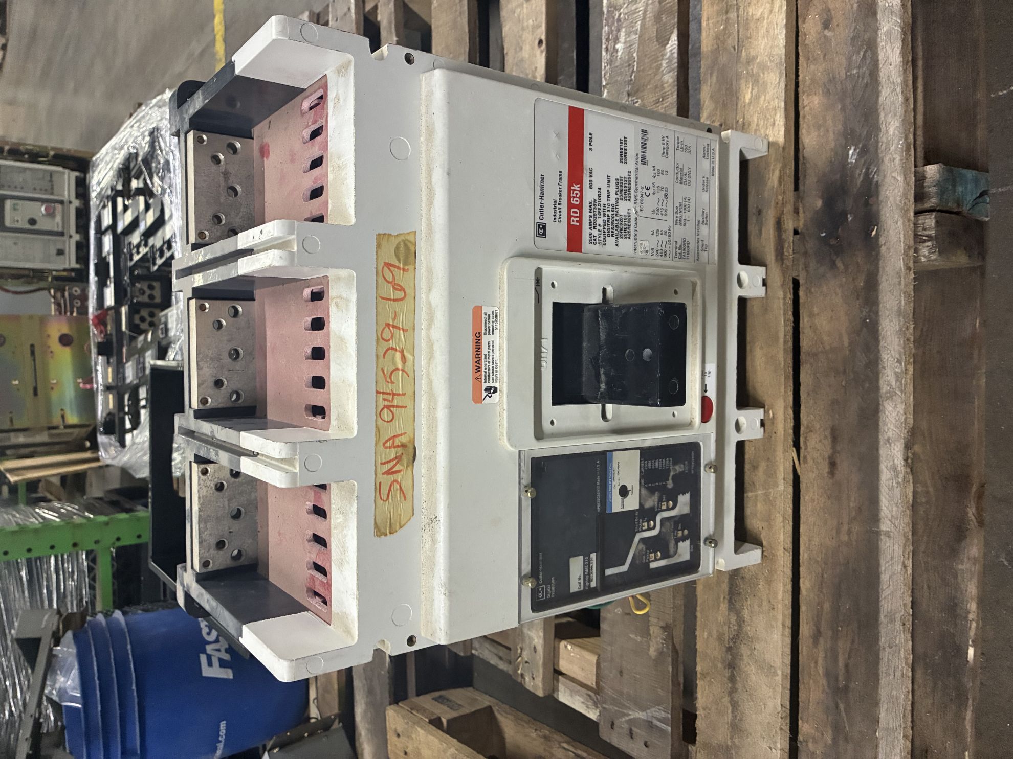 Picture of Cutler-Hammer RD65K Circuit Breaker RD325T36W 2500 Amp 600 Volt M/O F/M