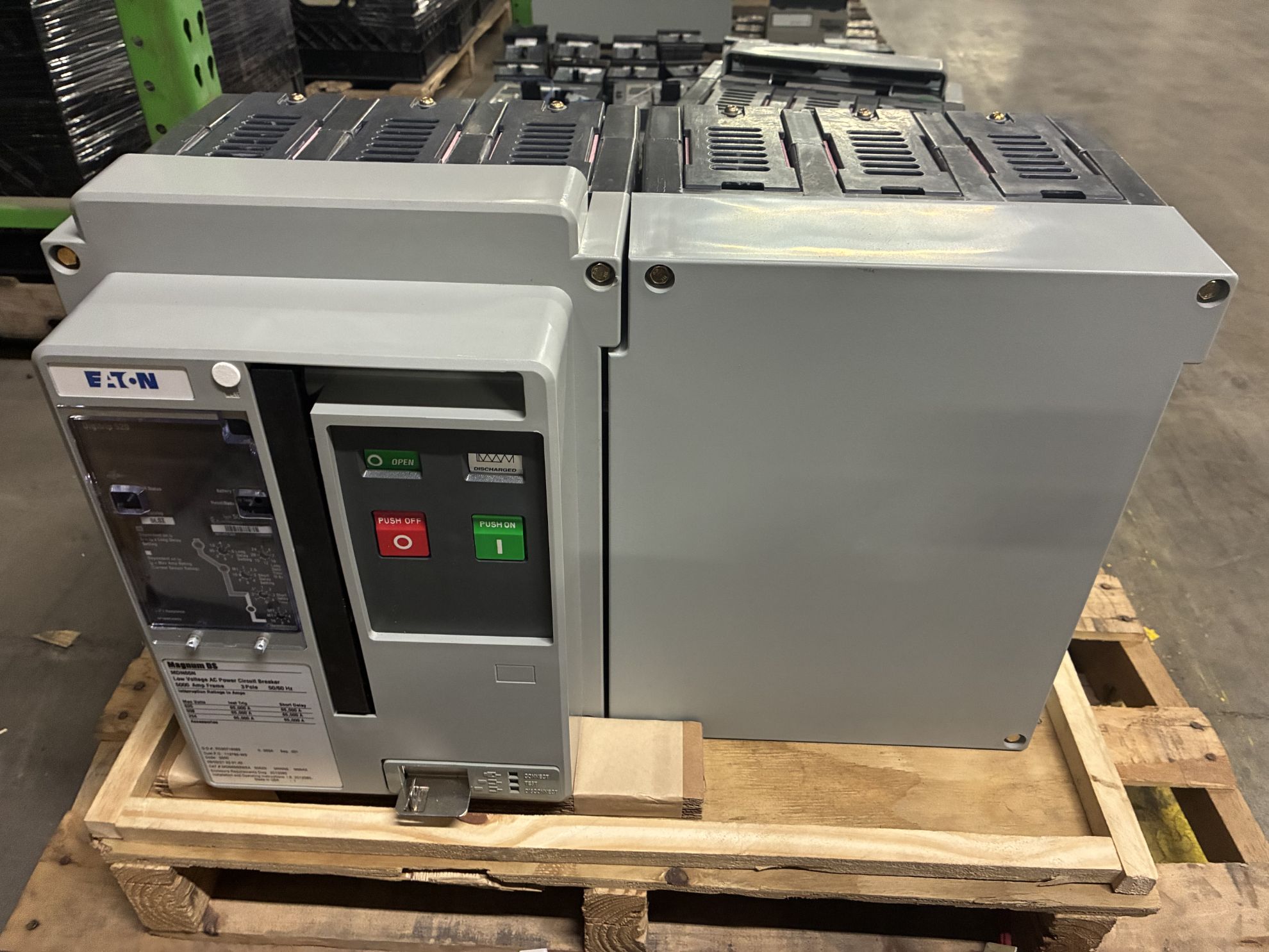 Picture of Eaton/ Cutler-Hammer Magnum DS MDN65N Circuit Breaker 5000 Amp 600 Volt AC M/O D/O