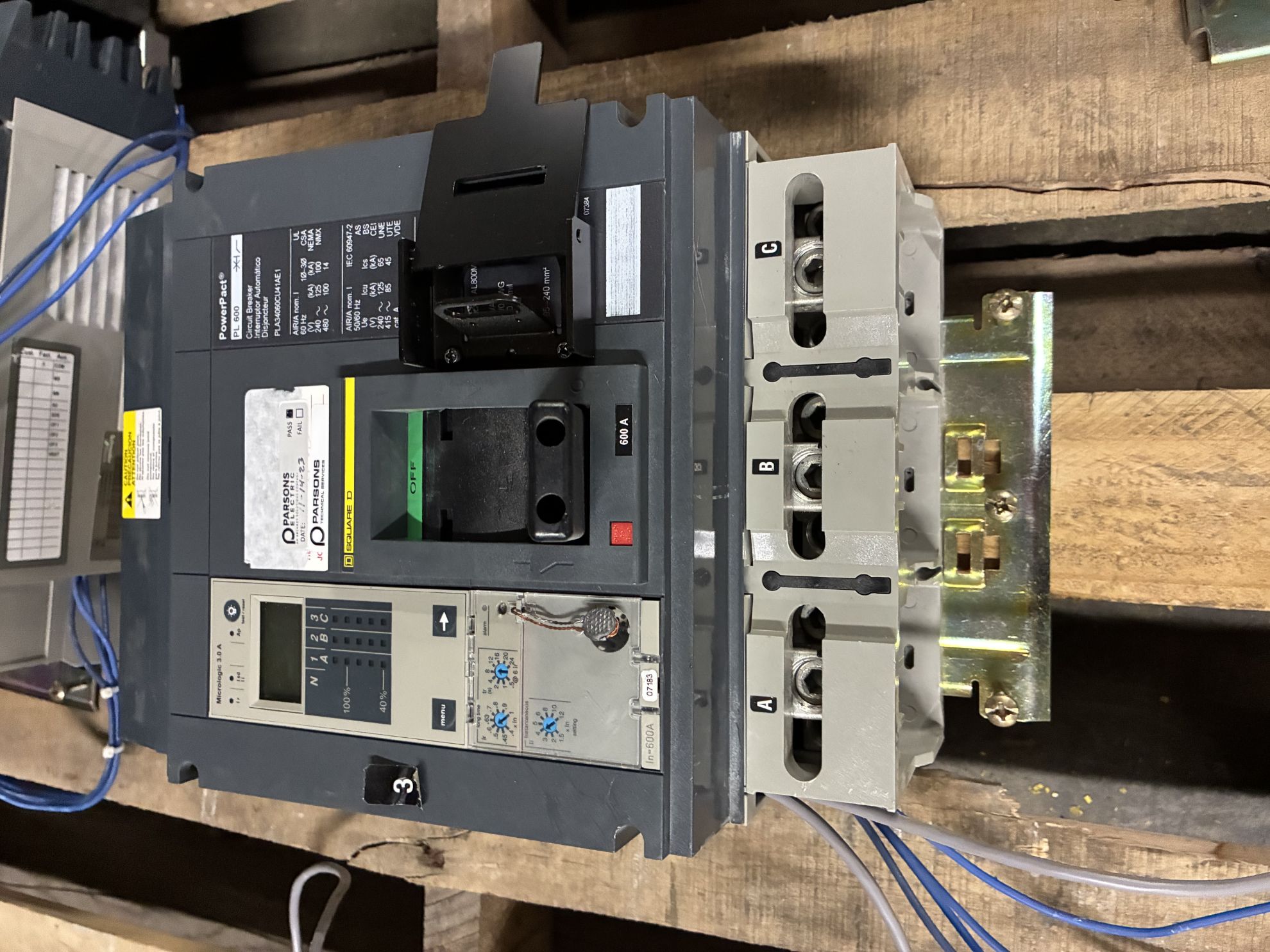 Picture of Square D PL600 PowerPact I-line Breaker 600 Amp 600 Volt AC