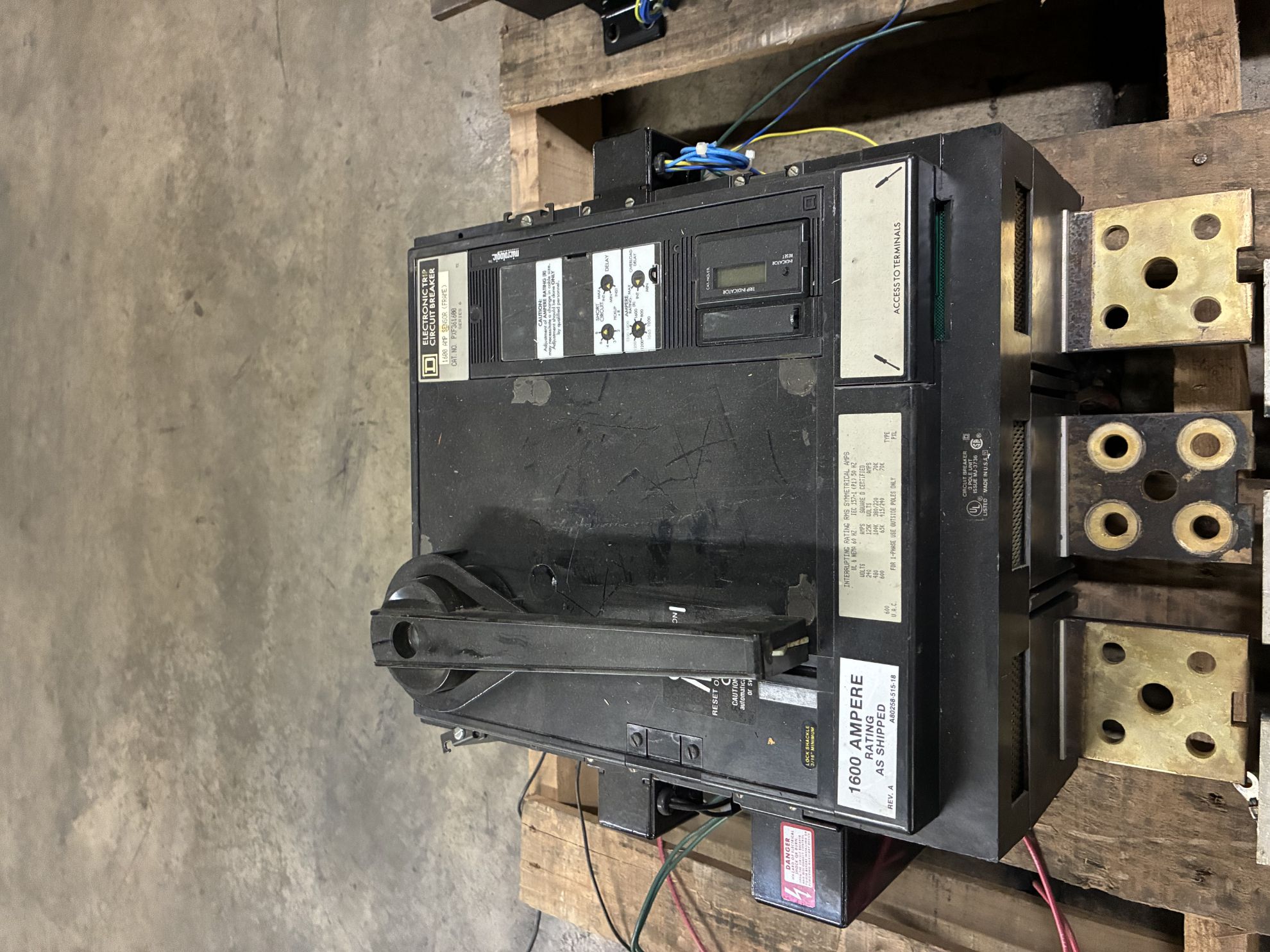 Picture of Square D PXF361600 Circuit Breaker 1600 Amp 600 Volt AC M/O F/M