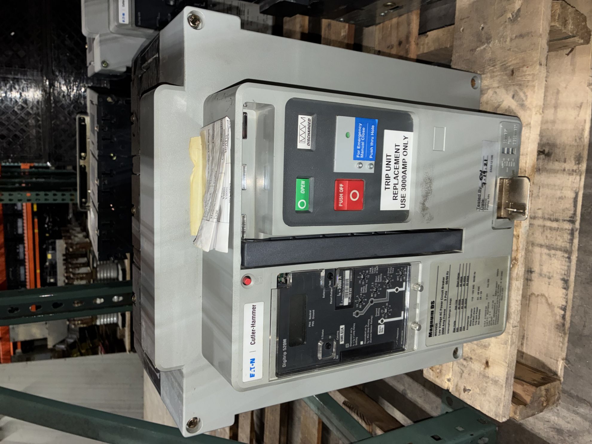 Picture of Eaton/ Cutler-Hammer Magnum DS MDS830 Circuit Breaker 3000 Amp 600 Volt AC E/O D/O