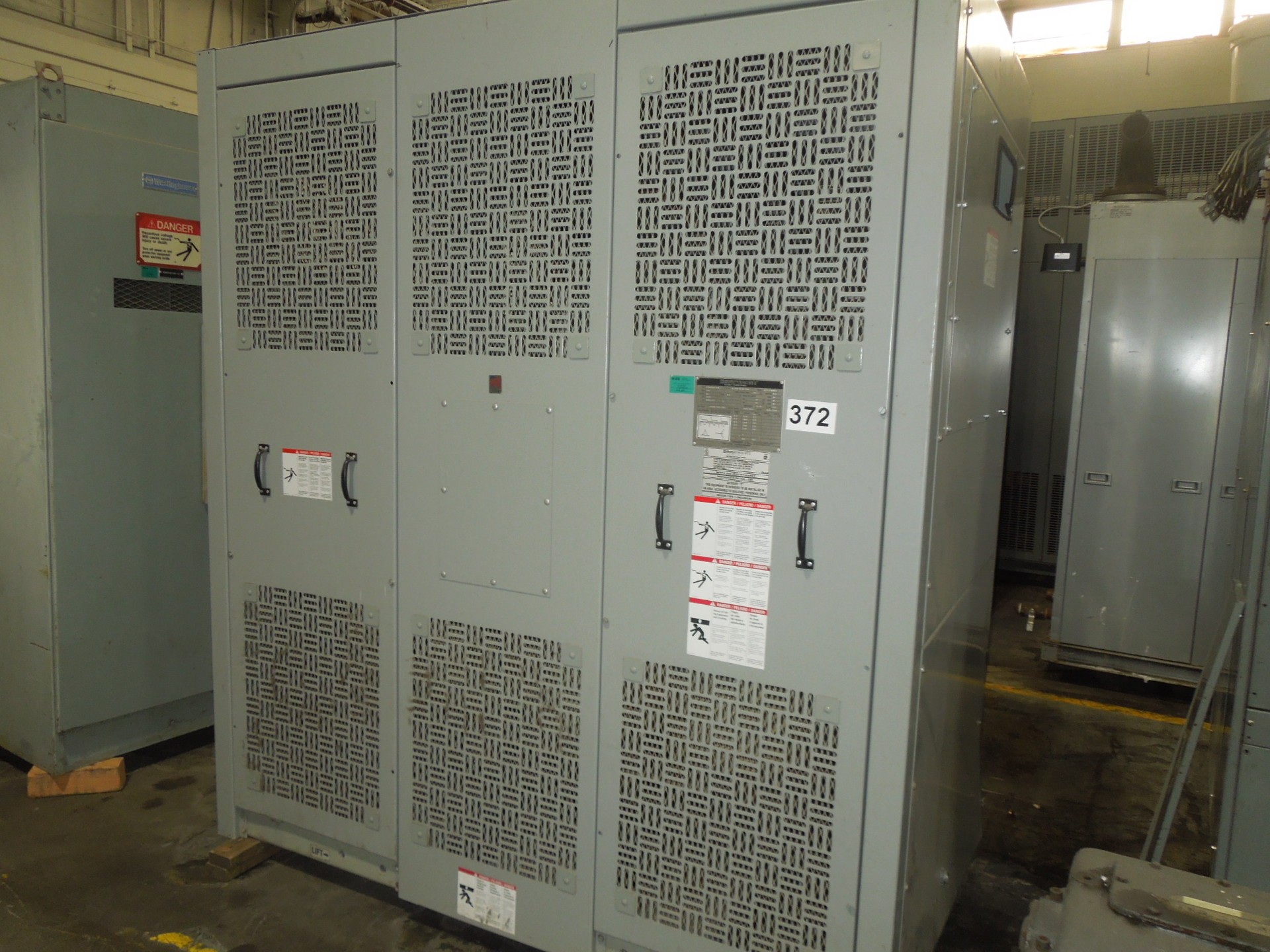 Picture of Square D Medium Voltage Dry Type Transformer | 750 KVA 2400-480Y/277 Volt | 3 Phase NEMA 1 R&G