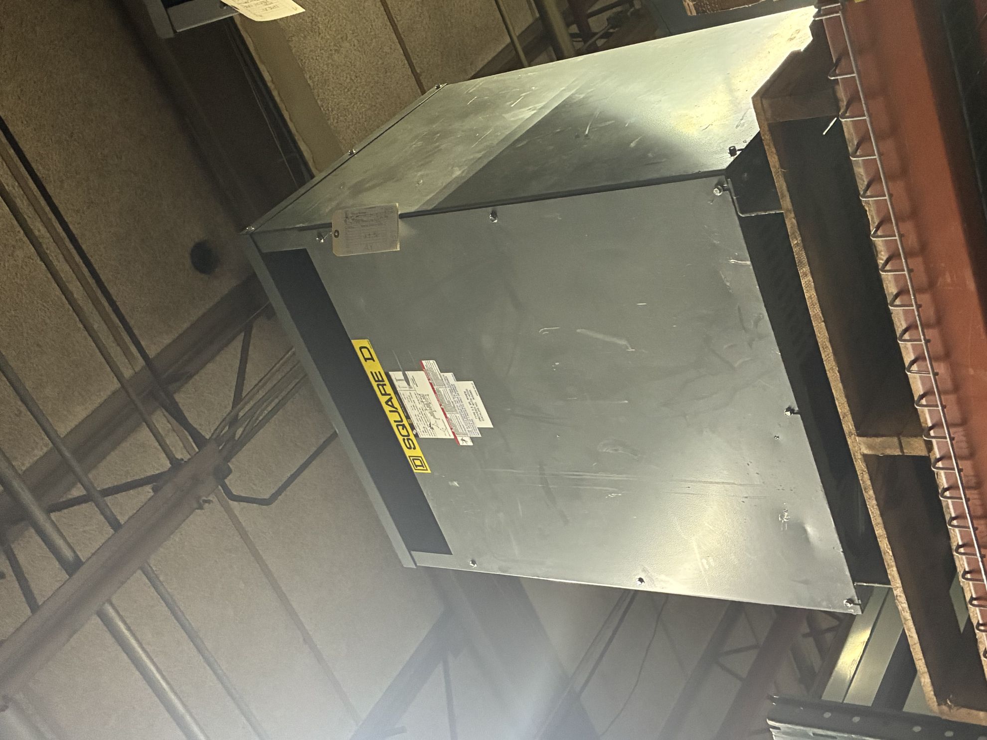 Picture of Square D Low Voltage Dry Type Transformer | 150 KVA 480-208Y/120 Volt | 3 Phase NEMA 1 R&G